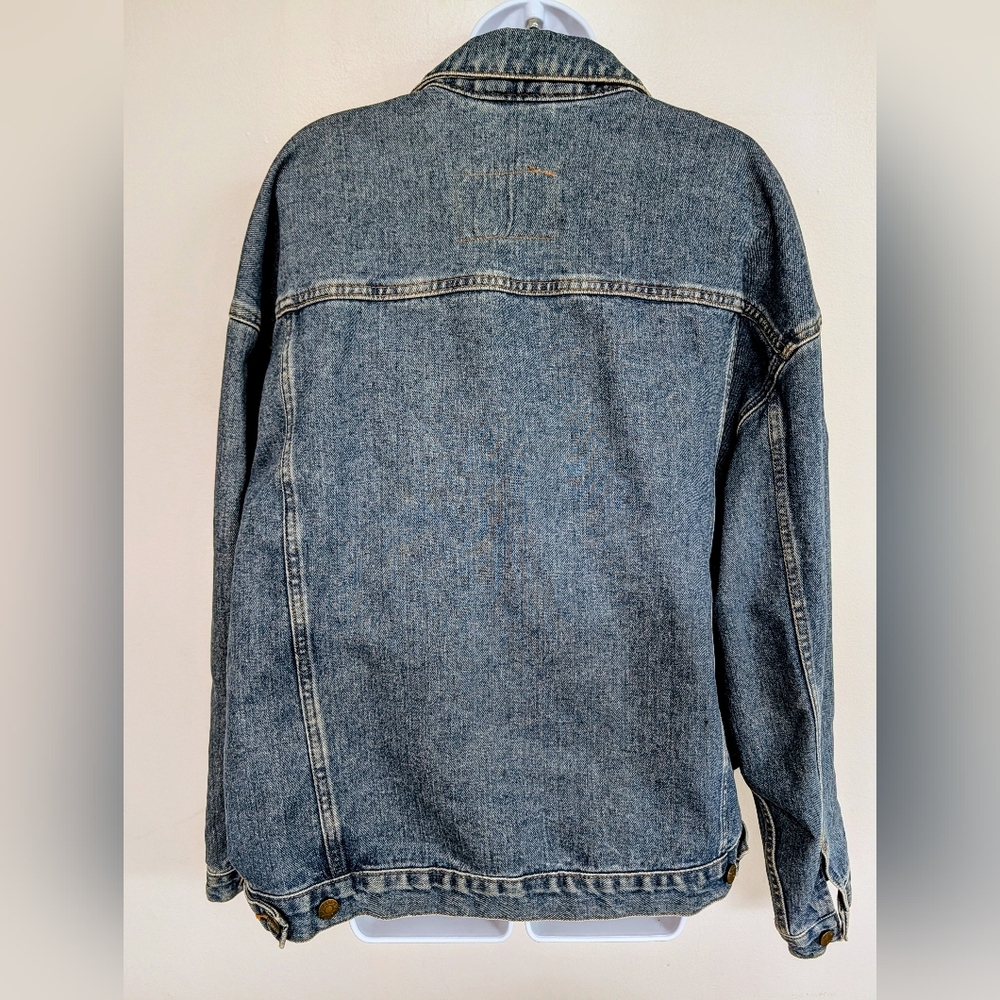 Oversized Blue Denim Jacket - Classic Casual - Picture 4 of 9